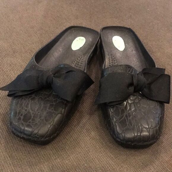 OKA b. Black Bow Slides - Size M/L (8.5-9.5) - Picture 1 of 8